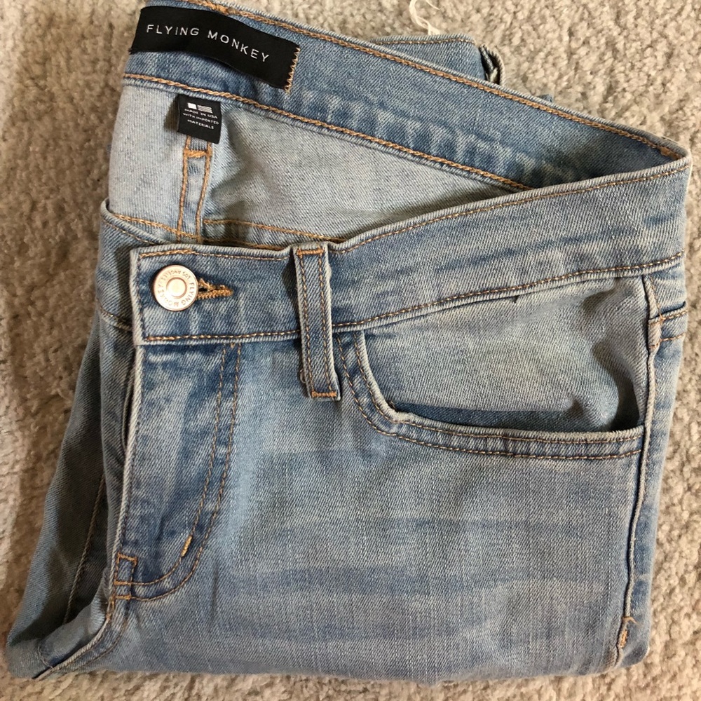 Distress jeans